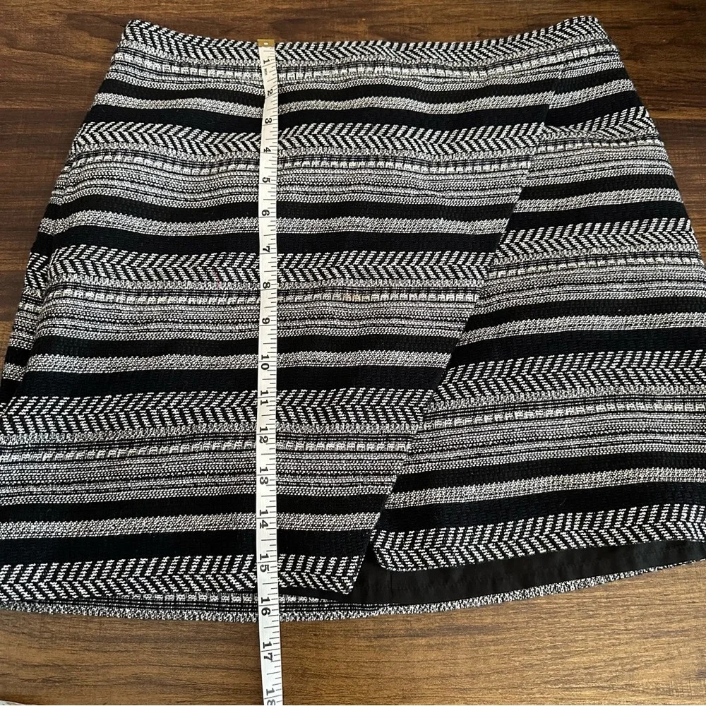 J Crew Faux Wrap Mini / Midi Skirt Size 2 black and white - Picture 6 of 7